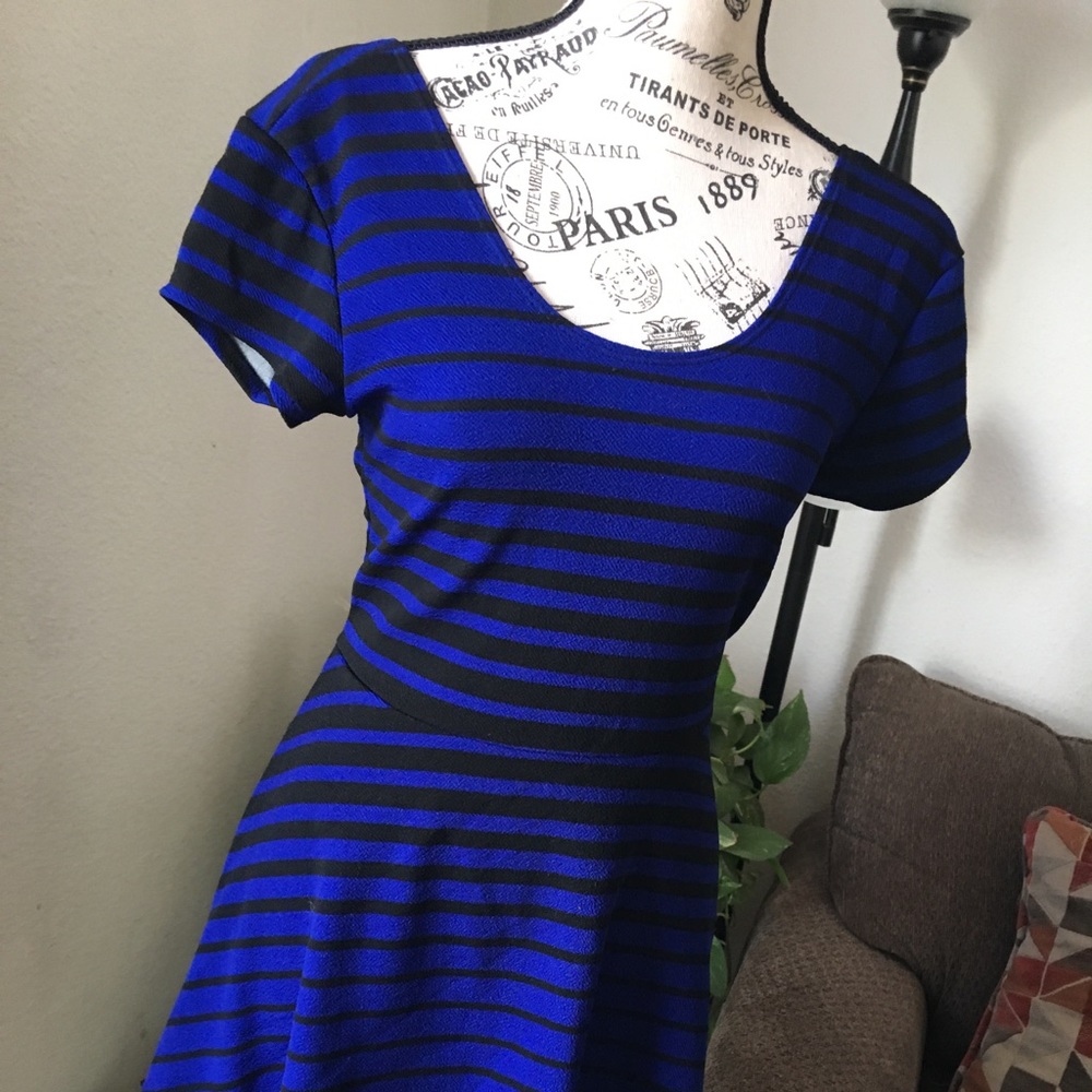 Dress/Medium - Picture 2 of 3